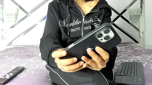 Snapshot of maybelline69 chatting on 12, 11, 2025 maybelline69 online show from 12, 11, 2025