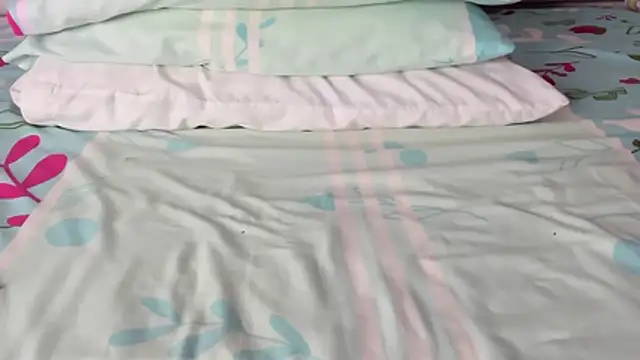 Snapshot of maybelline69 chatting on 16, 12, 2025 maybelline69 online show from 16, 12, 2025