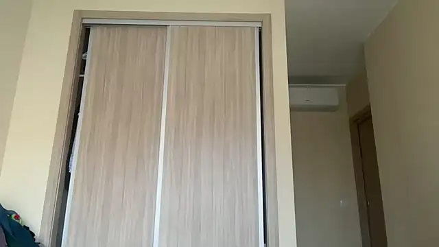 naughtyhollyxxxx online show from 15, 12, 2025