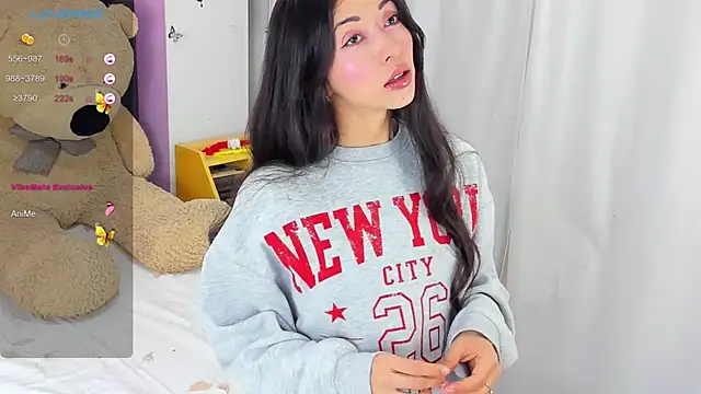 SophiaLiu online show from 16, 2, 2025