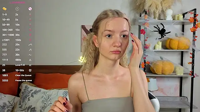 IdaValenti online show from 7, 11, 2025