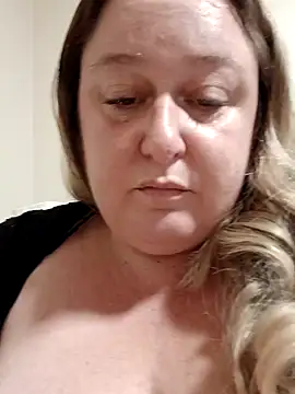 Snapshot of blissful_vixen chatting on 24, 9, 2025 blissful vixen online show from 24, 9, 2025