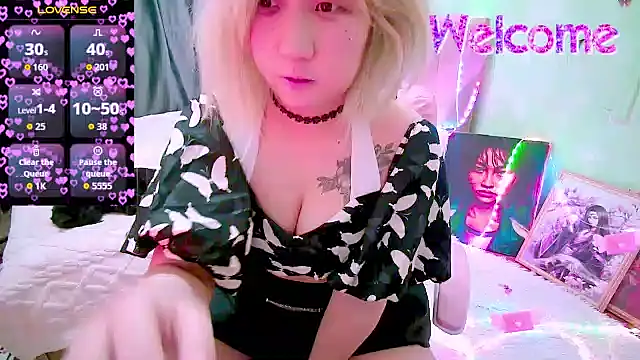 Snapshot of Akemilun chatting on 10, 4, 2026 Akemilun online show from 10, 4, 2026