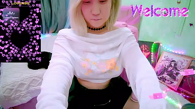 Snapshot of Akemilun chatting on 13, 4, 2026 Akemilun online show from 13, 4, 2026