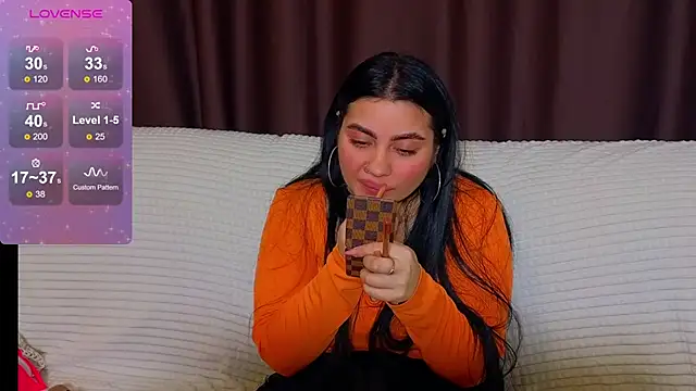 Snapshot of Nikki_Kardashian chatting on 11, 2, 2025 Nikki Kardashian online show from 11, 2, 2025