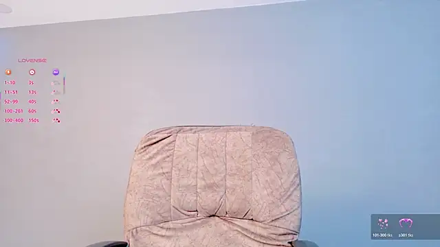 Snapshot of karen_brave chatting on 30, 4, 2026 karen brave online show from 30, 4, 2026