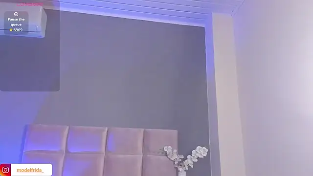 Snapshot of _frida1 chatting on 17, 11, 2025 frida1 online show from 17, 11, 2025