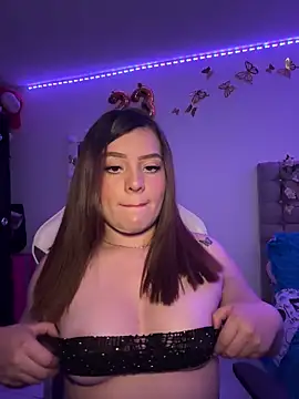 Snapshot of Jullieetta chatting on 8, 2, 2025 Jullieetta online show from 8, 2, 2025