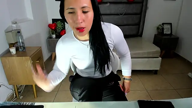 Snapshot of Nata_bernett chatting on 6, 3, 2026 Nata bernett online show from 6, 3, 2026