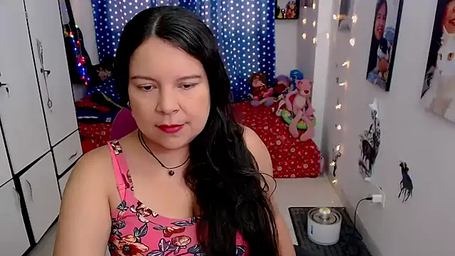 Snapshot of claryssa_ chatting on 7, 1, 2025 claryssa  online show from 7, 1, 2025