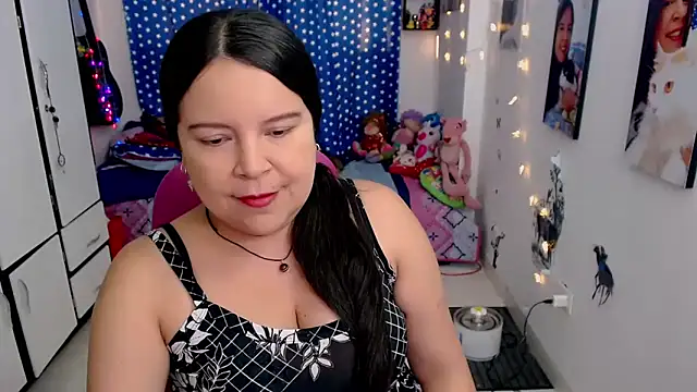 Snapshot of claryssa_ chatting on 12, 1, 2025 claryssa  online show from 12, 1, 2025