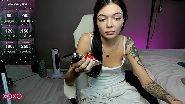 Snapshot of Mariella_Adamss chatting on 17, 10, 2025 Mariella Adamss online show from 17, 10, 2025