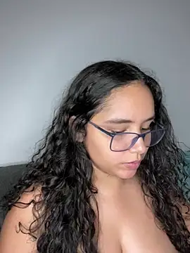 CurlyGirl 1 online show from 24, 1, 2025