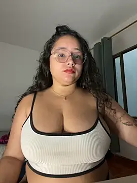 CurlyGirl 1 online show from 7, 10, 2025