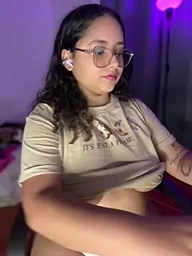 Snapshot of CurlyGirl_1 chatting on 6, 3, 2026 CurlyGirl 1 online show from 6, 3, 2026