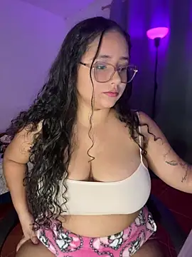 Snapshot of CurlyGirl_1 chatting on 21, 3, 2026 CurlyGirl 1 online show from 21, 3, 2026