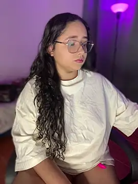 Snapshot of CurlyGirl_1 chatting on 27, 3, 2026 CurlyGirl 1 online show from 27, 3, 2026