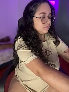 Snapshot of CurlyGirl_1 chatting on 30, 3, 2026 CurlyGirl 1 online show from 30, 3, 2026