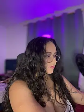 Snapshot of CurlyGirl_1 chatting on 31, 3, 2026 CurlyGirl 1 online show from 31, 3, 2026