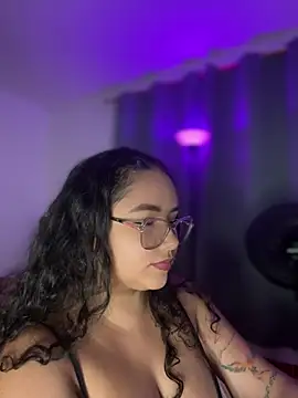 Snapshot of CurlyGirl_1 chatting on 9, 4, 2026 CurlyGirl 1 online show from 9, 4, 2026