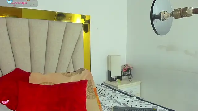 Snapshot of angel_dthroatt chatting on 27, 12, 2024 angel dthroatt online show from 27, 12, 2024