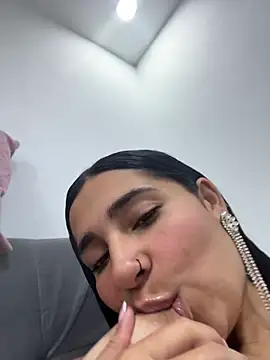 Meganmilk1 online show from 5, 3, 2026