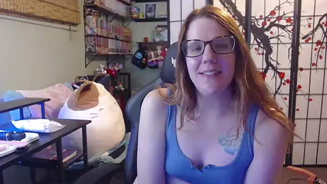 Sarahtineke online show from 23, 3, 2026