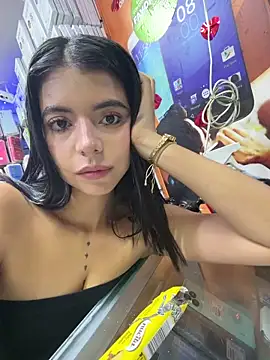 Snapshot of NicolRoss_ chatting on 23, 5, 2026 NicolRoss online show from 23, 5, 2026