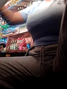 Snapshot of VivienAndClark chatting on 18, 3, 2025 VivienAndClark online show from 18, 3, 2025