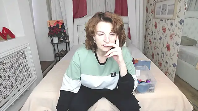 Snapshot of AmiHotGranny chatting on 5, 4, 2026 AmiHotGranny online show from 5, 4, 2026
