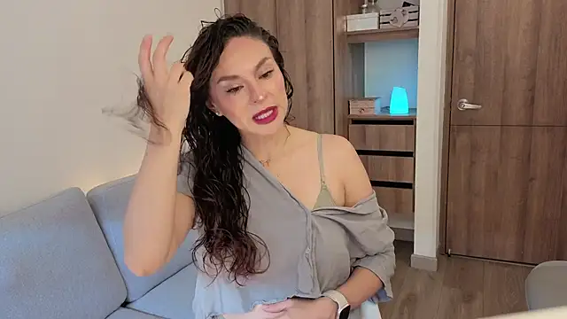 Snapshot of Monica-Bello chatting on 19, 3, 2026 Monica-Bello online show from 19, 3, 2026