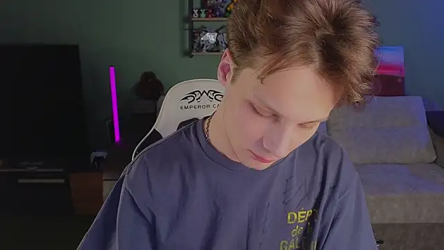 Snapshot of TeddyLiLboy chatting on 5, 4, 2026 TeddyLiLboy online show from 5, 4, 2026