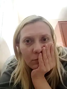 Snapshot of LeraSweet chatting on 5, 10, 2025 LeraSweet online show from 5, 10, 2025