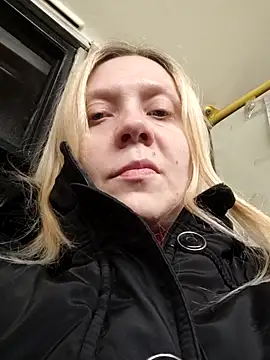 Snapshot of LeraSweet chatting on 18, 12, 2025 LeraSweet online show from 18, 12, 2025