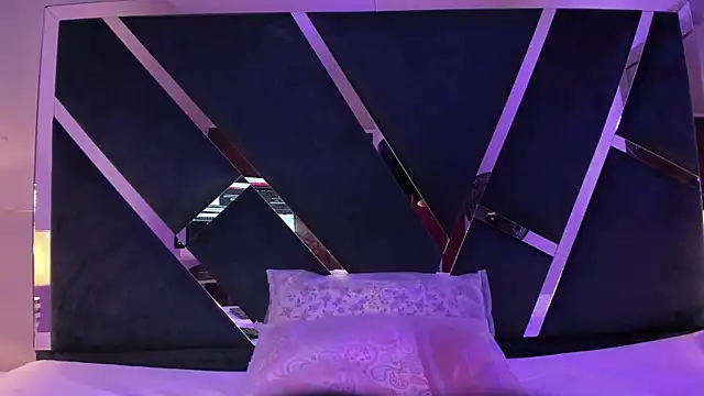 Nahid Jaziri1 online show from 4, 11, 2025