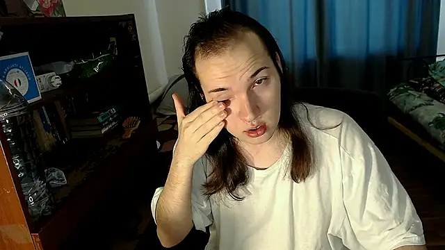 Snapshot of EvaMiron chatting on 4, 3, 2025 EvaMiron online show from 4, 3, 2025