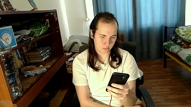 Snapshot of EvaMiron chatting on 6, 3, 2025 EvaMiron online show from 6, 3, 2025