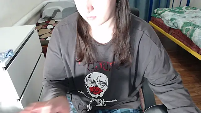 Snapshot of EvaMiron chatting on 23, 10, 2025 EvaMiron online show from 23, 10, 2025