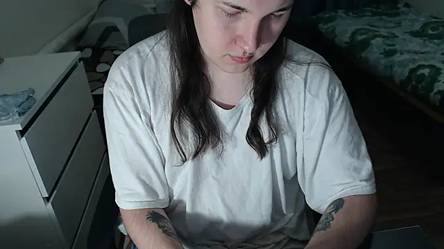 Snapshot of EvaMiron chatting on 28, 11, 2025 EvaMiron online show from 28, 11, 2025