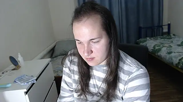 Snapshot of EvaMiron chatting on 4, 12, 2025 EvaMiron online show from 4, 12, 2025