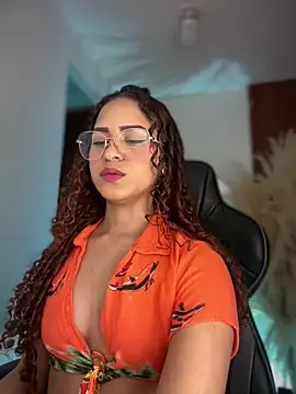 Snapshot of gretta_kler1 chatting on 8, 3, 2026 gretta kler1 online show from 8, 3, 2026