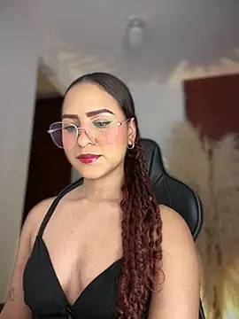 Snapshot of gretta_kler1 chatting on 7, 4, 2026 gretta kler1 online show from 7, 4, 2026