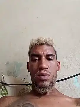 Snapshot of fieltoprj1 chatting on 5, 1, 2025 fieltoprj1 online show from 5, 1, 2025