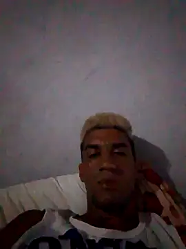 Snapshot of fieltoprj1 chatting on 8, 1, 2025 fieltoprj1 online show from 8, 1, 2025