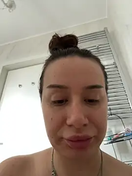 Snapshot of deliaroyal chatting on 27, 3, 2026 deliaroyal online show from 27, 3, 2026