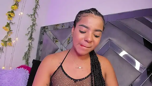 Snapshot of Iris_hott1 chatting on 16, 1, 2025 Iris hott1 online show from 16, 1, 2025