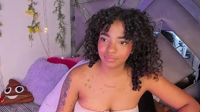 Snapshot of Iris_hott1 chatting on 3, 3, 2025 Iris hott1 online show from 3, 3, 2025