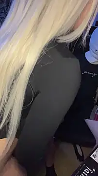 Snapshot of kinkygirl420x chatting on 16, 3, 2026 kinkygirl420x online show from 16, 3, 2026