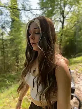 Snapshot of kinkygirl420x chatting on 18, 4, 2026 kinkygirl420x online show from 18, 4, 2026