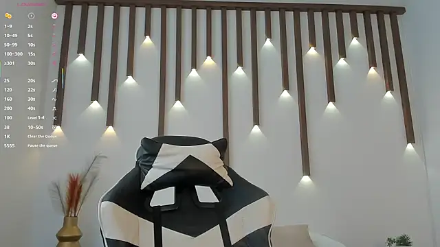 Snapshot of megan_cooper28 chatting on 5, 1, 2026 megan cooper28 online show from 5, 1, 2026